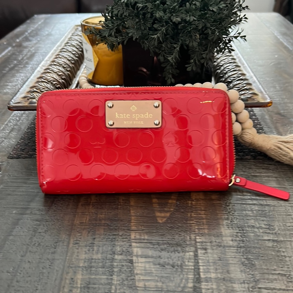 Kate Spade Red patent leather wallet ❤️